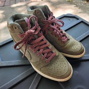 Nike Dunk Sky Hi Wedge Women's 6 Suede